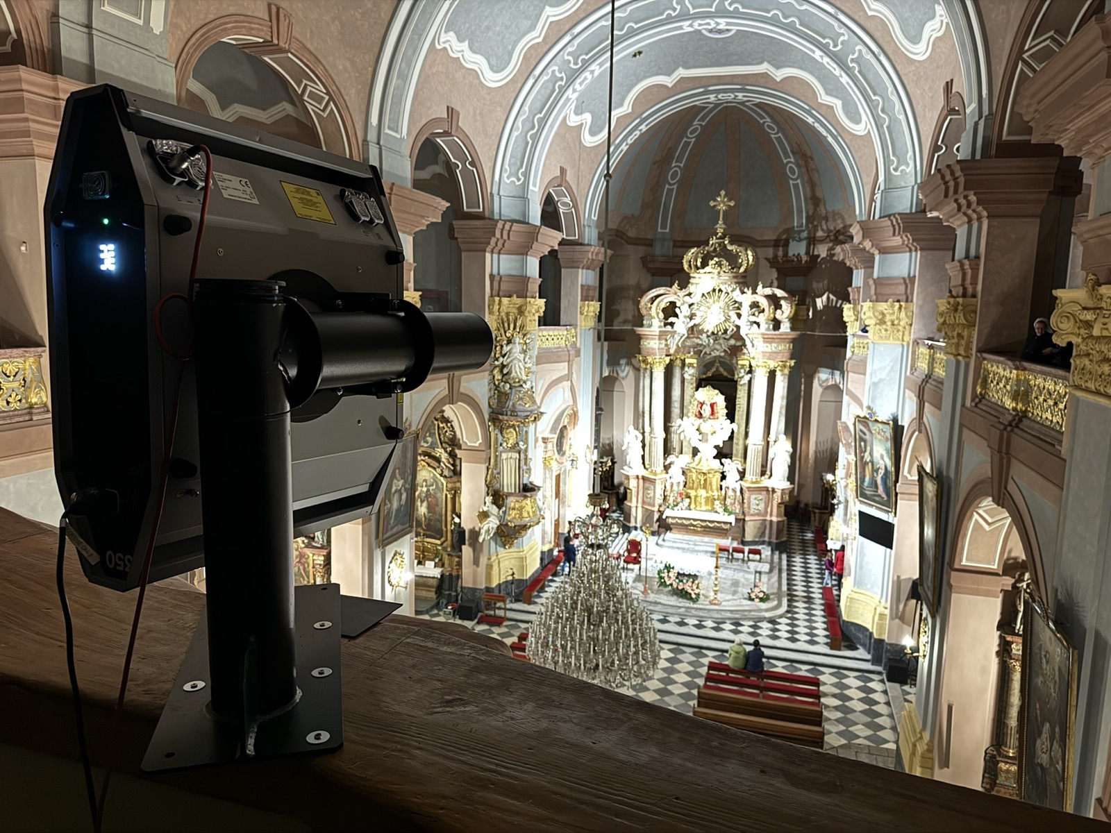 Illuminating the Church Altar in Frýdek-Místek — photo 4
