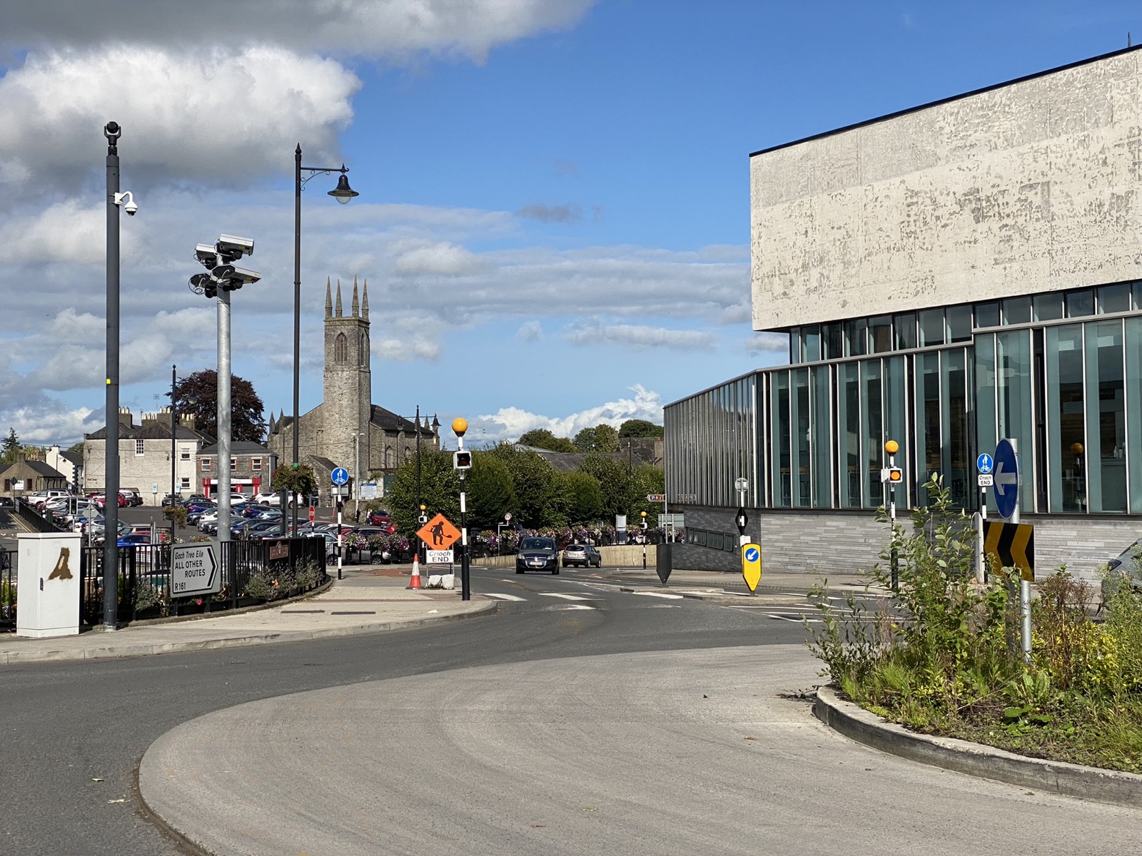 Art Gallery Facade — photo 3